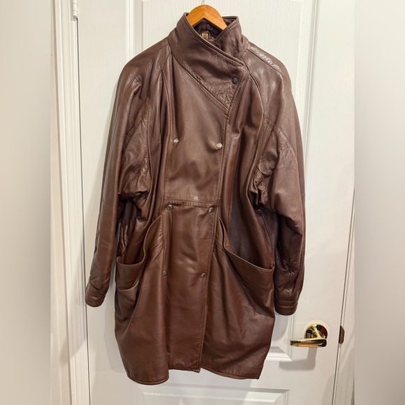Vintage Brown Leather Coat - Picture 10 of 11